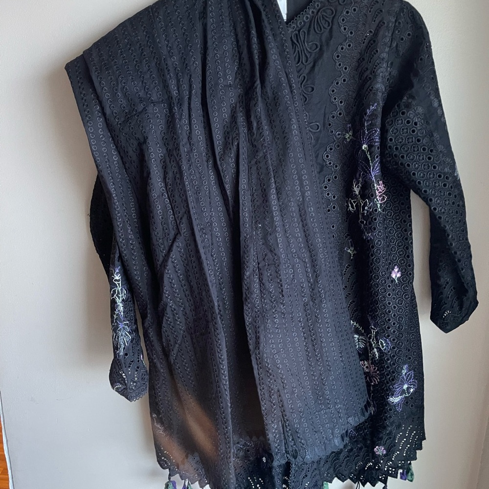 Suffuse casual prey 25 Pakistani dress - Picture 5 of 9
